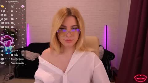 Snapshot of sabrinamuse chatting on 03/11/25, 05:05 Sabrina online show from 03/11/25, 05:05