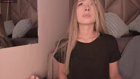 S A B R I N A  online show from 09/15/25, 11:43