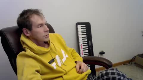 Snapshot of sae1900 chatting on 11/30/25, 08:35 sae1900 online show from 11/30/25, 08:35