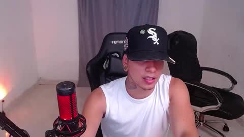 Snapshot of saenz_hotx chatting on 01/31/25, 11:03 saenz_hotx online show from 01/31/25, 11:03