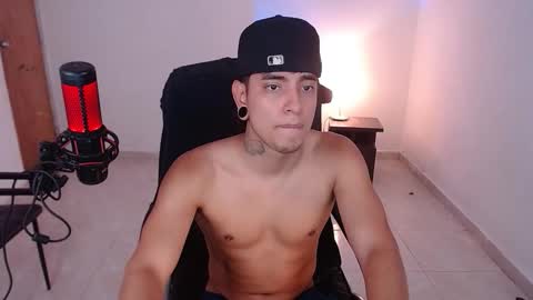 Snapshot of saenz_hotx chatting on 10/06/25, 10:40 saenz_hotx online show from 10/06/25, 10:40