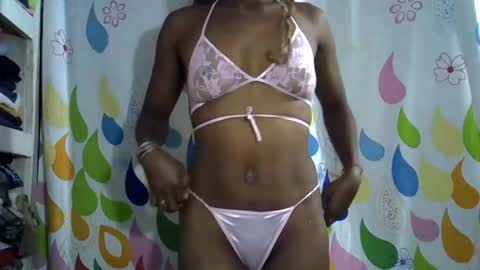 Snapshot of safira19 chatting on 10/02/25, 02:24 safira19 online show from 10/02/25, 02:24