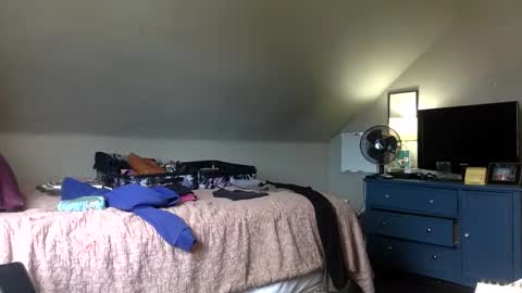 Snapshot of saggy888 chatting on 09/08/25, 08:52 MistressLady online show from 09/08/25, 08:52