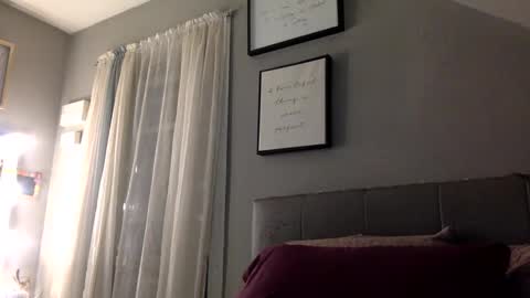 Snapshot of saggy888 chatting on 09/10/25, 04:45 MistressLady online show from 09/10/25, 04:45