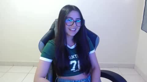 Sahaliefox  online show from 10/12/25, 08:52