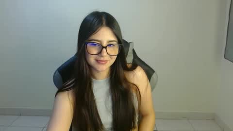 Sahaliefox  online show from 10/17/25, 10:01