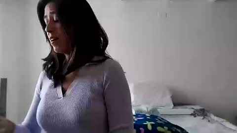 Snapshot of sahana_ashika chatting on 10/17/25, 03:58 Sahana Ashika online show from 10/17/25, 03:58