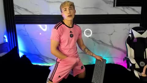 Juan online show from 10/21/25, 05:30