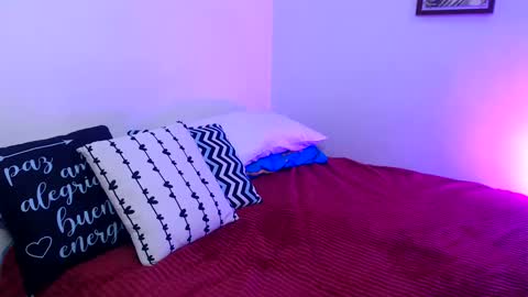 Snapshot of sakhmett chatting on 12/12/24, 03:43 Sarah online show from 12/12/24, 03:43