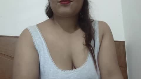 Snapshot of sakirarani chatting on 10/06/25, 10:18 sakirarani online show from 10/06/25, 10:18