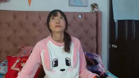 Snapshot of sakura_skinny chatting on 03/05/25, 03:40 Sakura Skinny online show from 03/05/25, 03:40