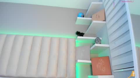  Sally White  online show from 10/21/25, 03:07