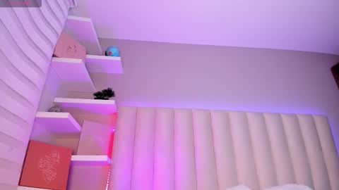  Sally White  online show from 11/13/25, 03:27