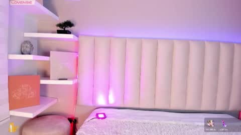  Sally White  online show from 11/20/25, 03:07