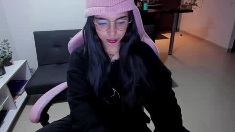 Snapshot of sallymaddoxx chatting on 03/04/25, 05:32 sallymaddoxx online show from 03/04/25, 05:32