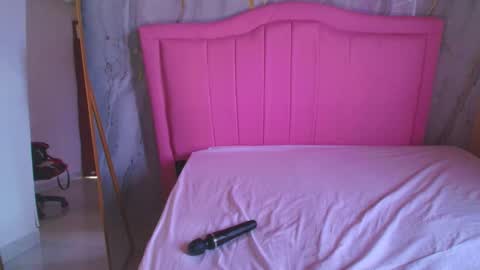 Snapshot of salma_27 chatting on 10/04/25, 02:26 salma_27 online show from 10/04/25, 02:26