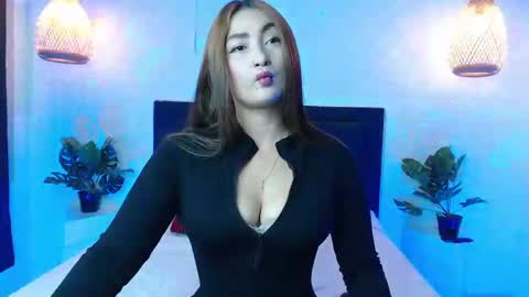 Snapshot of salome__lopez_ chatting on 01/22/25, 01:42 SALOME online show from 01/22/25, 01:42