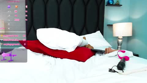 Snapshot of salome_adams1 chatting on 01/03/25, 06:57 online show from 01/03/25, 06:57