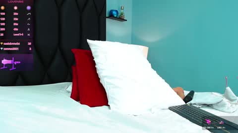 Snapshot of salome_adams1 chatting on 01/27/25, 04:01 online show from 01/27/25, 04:01