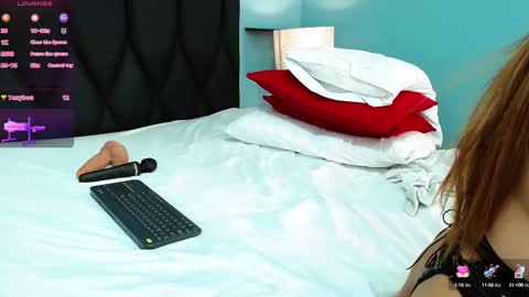 Snapshot of salome_adams1 chatting on 02/25/25, 02:33 online show from 02/25/25, 02:33