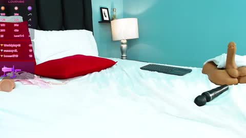 Snapshot of salome_adams1 chatting on 03/12/25, 11:12 online show from 03/12/25, 11:12
