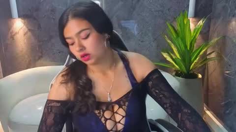 Snapshot of salome_tp chatting on 09/23/25, 12:52 Salome online show from 09/23/25, 12:52