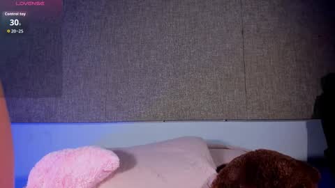 Salome Ferreira online show from 11/10/25, 05:23