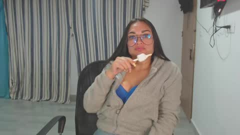 Snapshot of salomesaints chatting on 10/03/25, 01:24 salome online show from 10/03/25, 01:24