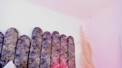 Salome online show from 10/18/25, 10:43