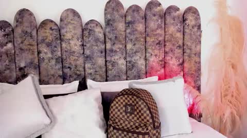 Salome online show from 10/20/25, 11:05