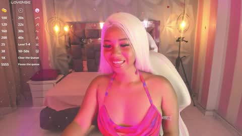 Snapshot of saloome_collins chatting on 11/12/25, 05:08 saloome_collins online show from 11/12/25, 05:08