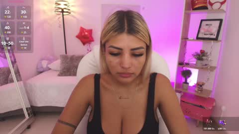 Snapshot of saloomee__ chatting on 02/21/25, 12:06 SALOME online show from 02/21/25, 12:06