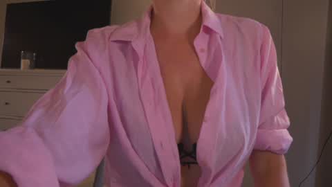 IsaBella-  online show from 09/13/25, 03:56