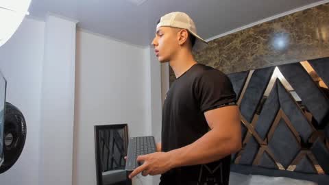 SALVATORE online show from 12/27/24, 11:17