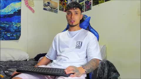 Snapshot of salvatore_dereck chatting on 10/03/25, 12:40 online show from 10/03/25, 12:40