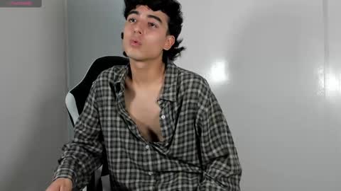 Snapshot of salvatore_montt chatting on 03/02/25, 12:53 salvatore_montt online show from 03/02/25, 12:53