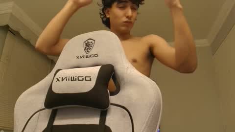 salvatore_montt online show from 10/19/25, 04:13