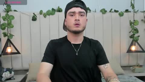 Salvatore  online show from 11/09/25, 04:44