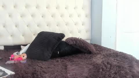 saly moon online show from 09/15/25, 06:08