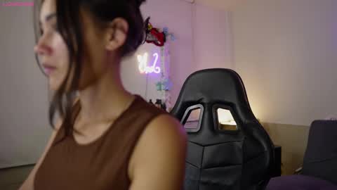 Snapshot of sam01___ chatting on 02/06/25, 11:04 Stefana or Samchispas online show from 02/06/25, 11:04