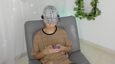 Snapshot of sam__cute chatting on 01/26/25, 06:48 sam__cute online show from 01/26/25, 06:48
