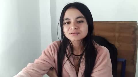 Snapshot of samanta_06_ chatting on 11/11/25, 04:12 Samanta online show from 11/11/25, 04:12
