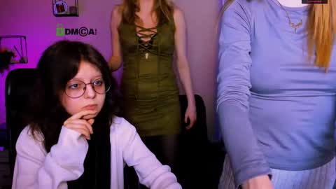 Snapshot of samanta_hotty chatting on 11/14/25, 08:18 samanta_hotty online show from 11/14/25, 08:18