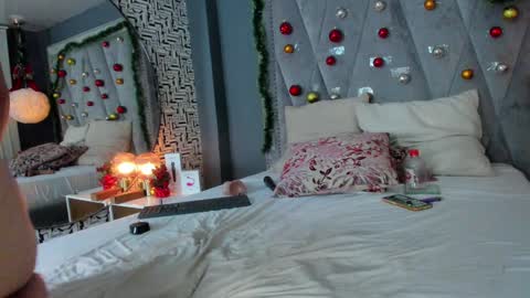 Snapshot of samantamaturehot chatting on 12/26/24, 10:52 Samanta... online show from 12/26/24, 10:52