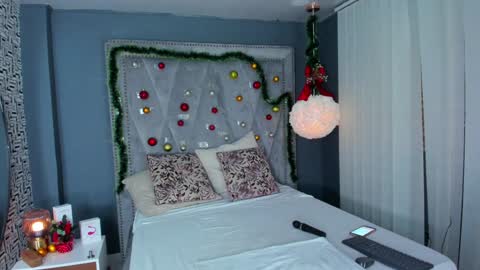 Snapshot of samantamaturehot chatting on 12/31/24, 04:46 Samanta... online show from 12/31/24, 04:46