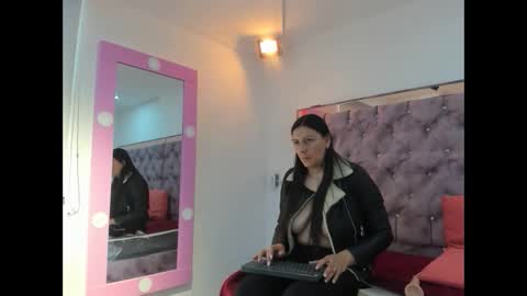 Snapshot of samantha_231 chatting on 10/02/25, 03:52 samantha_231 online show from 10/02/25, 03:52