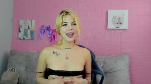 Snapshot of samantha_browwnn chatting on 12/20/24, 04:25 samantha_browwnn online show from 12/20/24, 04:25