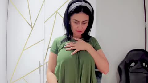 Snapshot of samantha_larusso_ chatting on 02/15/25, 02:37 Andy online show from 02/15/25, 02:37