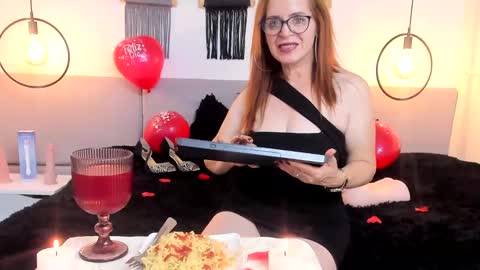 Snapshot of samantha_mature56 chatting on 02/15/25, 04:34 Sam online show from 02/15/25, 04:34