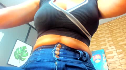 Snapshot of samantha_milfs chatting on 01/17/25, 10:00 samantha_milfs online show from 01/17/25, 10:00